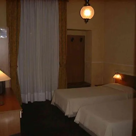 Johnny Hotel 3*